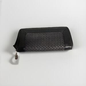 The Sak Vintage Women’s Black Leather Wallet - 8x4”